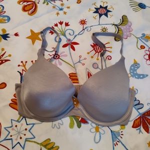 Victoria's Secret Demi Uplift bra in 32d